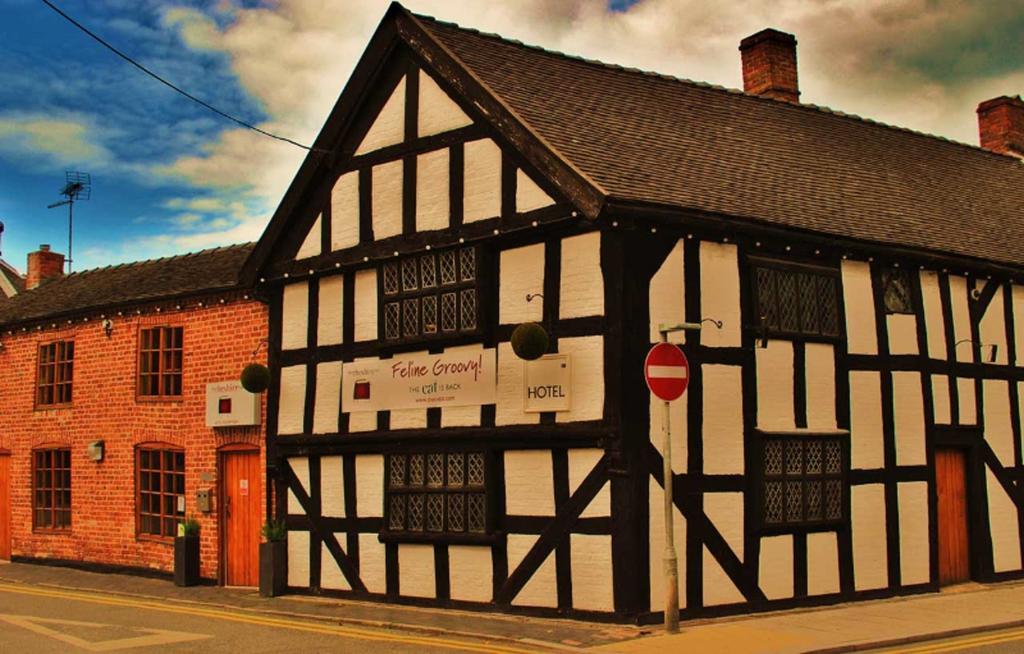 Cheshire Cat Hotel Nantwich Exterior foto